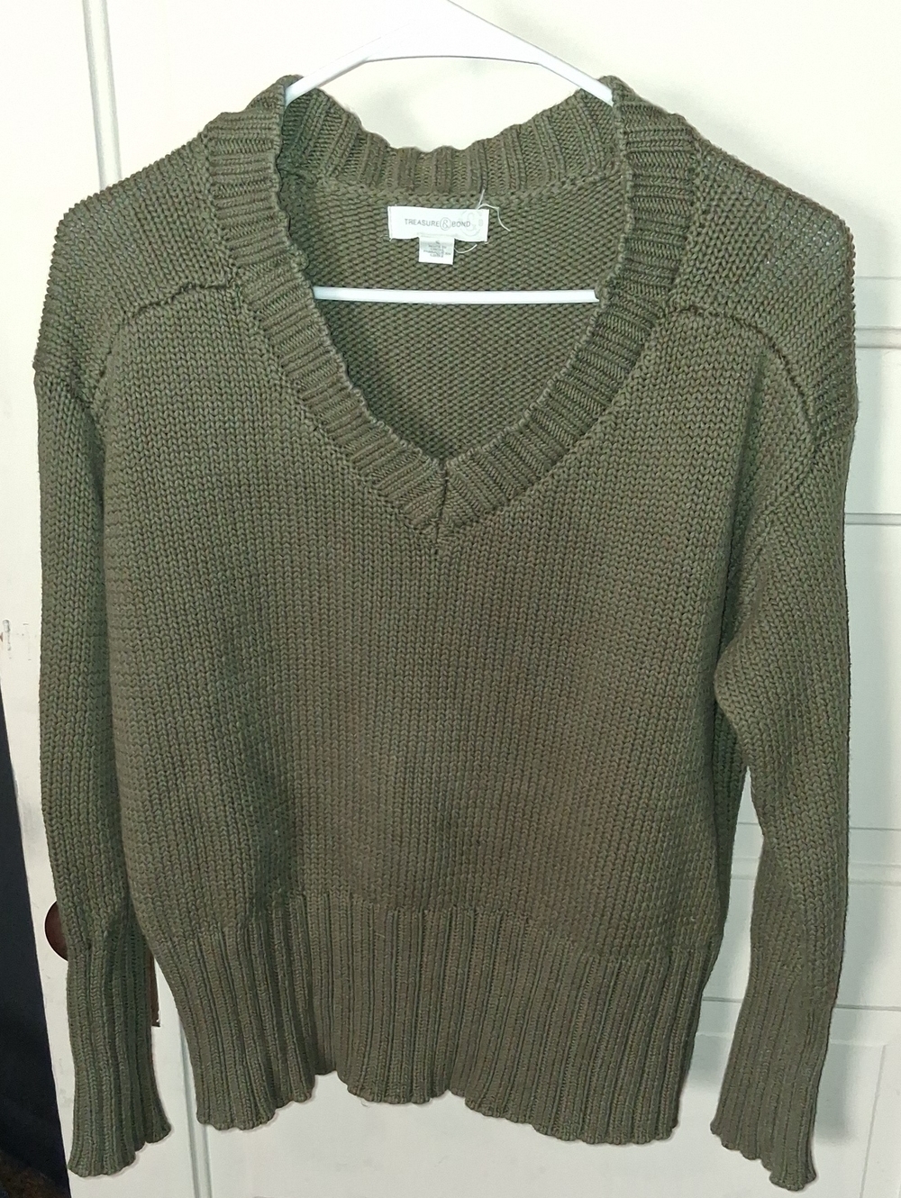 Treasure & Bond Olive V-Neck Chunky Knit Sweater
